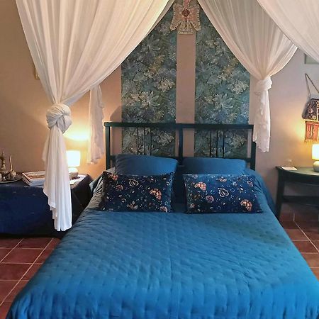 Une Chambre En Provence Correns Luaran gambar