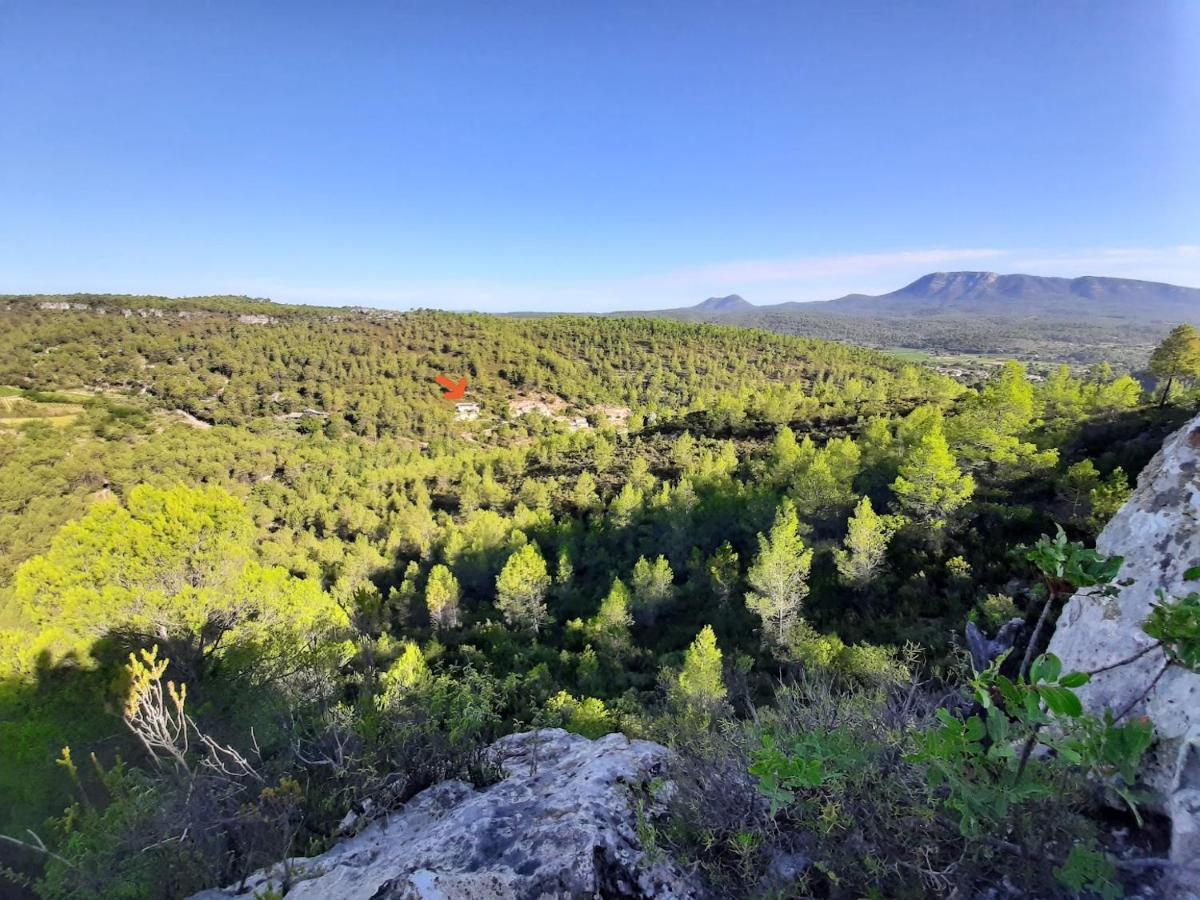 Une Chambre En Provence Correns Luaran gambar