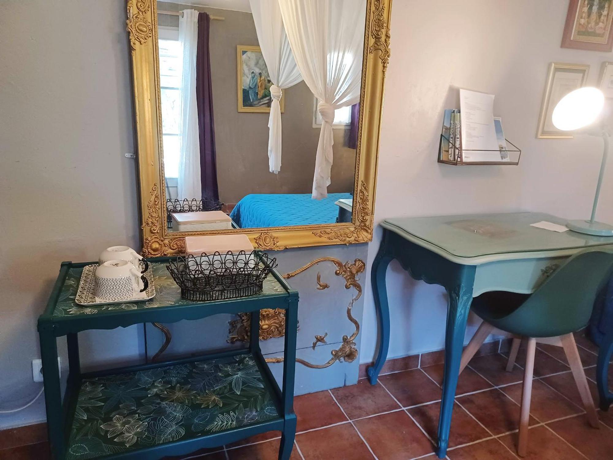 Une Chambre En Provence Correns Luaran gambar